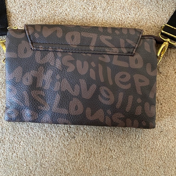 Cross body bag not real - Picture 6 of 6